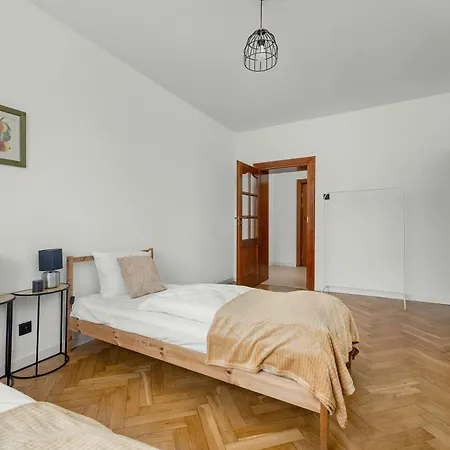 Apartment Przytulny Legionow Z Parkingiem By Renters *