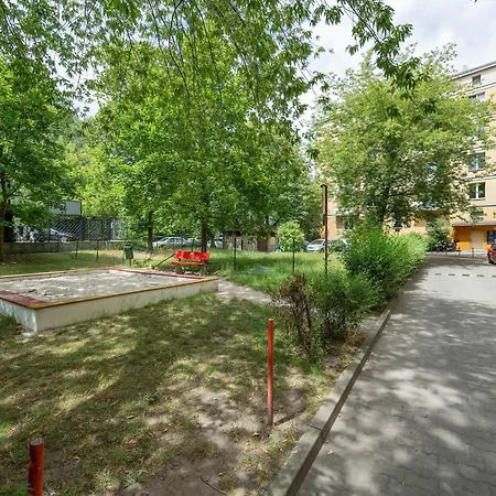 Przytulny Legionow Z Parkingiem By Renters Breslau